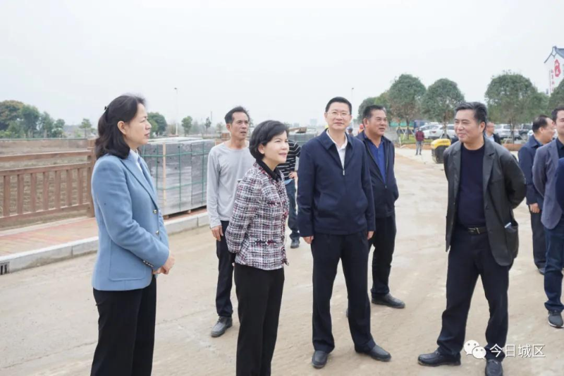 曾晓佳在调研城区乡村振兴示范带时要求 努力打造好乡村振兴的"城区