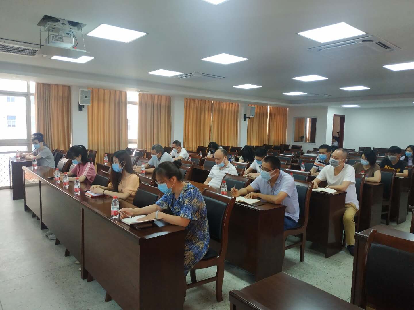 随后,刘旭康工程师就广东省市场准入信息系统与提升商事登记数据处理
